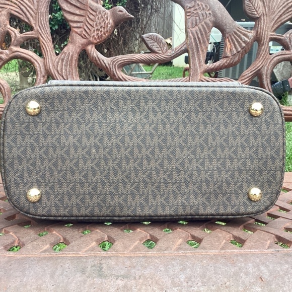 Michael Kors Jet Set Monogram Coated Canvas Brown Double Handle Large Tote Bag - Picture 6 of 9